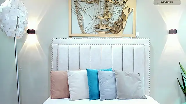 Paula Desousa online show from 11/21/25, 07:35