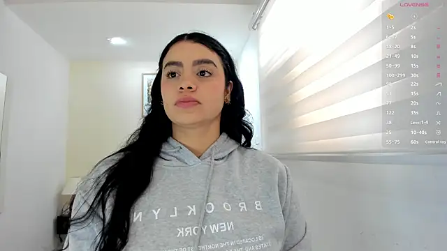 Paula Desousa online show from 06/07/26, 04:12