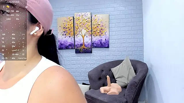 Paula Desousa online show from 04/28/26, 08:02