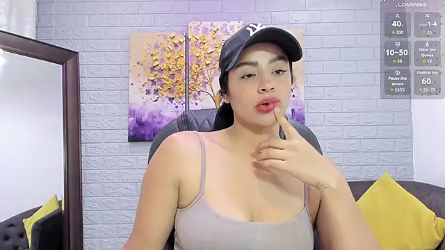 Paula Desousa online show from 11/08/25, 01:58