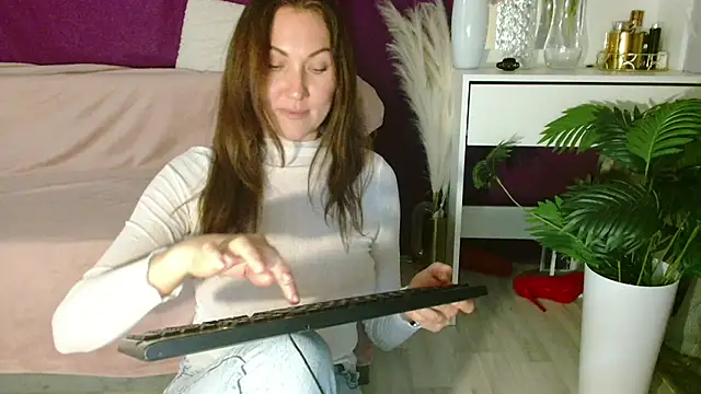 Snapshot of Imcarrieberry chatting on 11/15/25, 02:54 Imcarrieberry online show from 11/15/25, 02:54