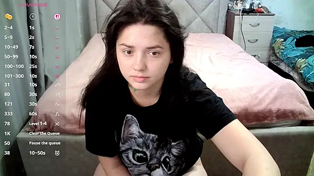 Snapshot of juliettkalen chatting on 07/06/26, 02:29 juliettkalen online show from 07/06/26, 02:29