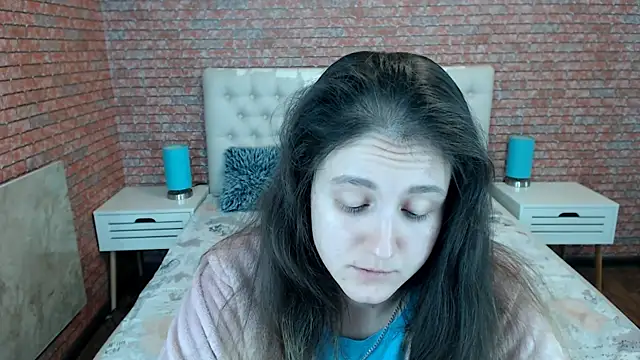 Holliy Cooper online show from 11/10/25, 08:19