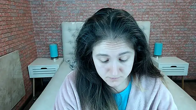 Holliy Cooper online show from 11/14/25, 07:56