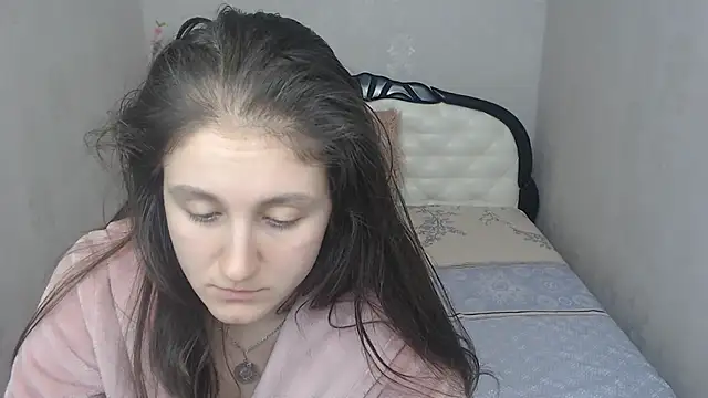 Snapshot of Holliy_Cooper chatting on 02/13/25, 06:05 Holliy Cooper online show from 02/13/25, 06:05