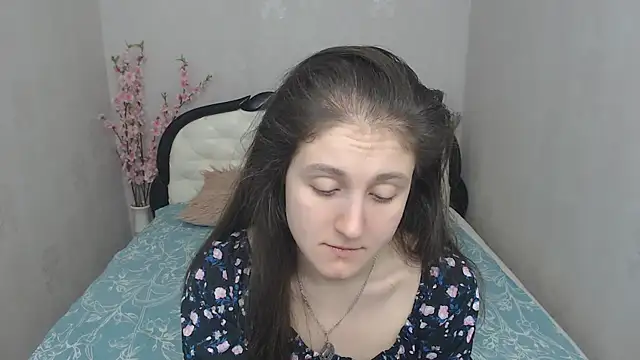 Snapshot of Holliy_Cooper chatting on 03/19/25, 08:23 Holliy Cooper online show from 03/19/25, 08:23