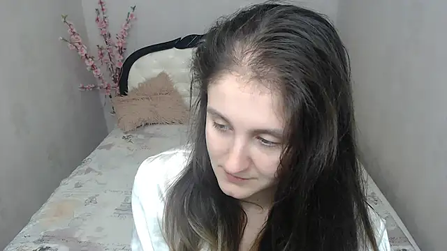 Holliy Cooper online show from 12/17/25, 09:58