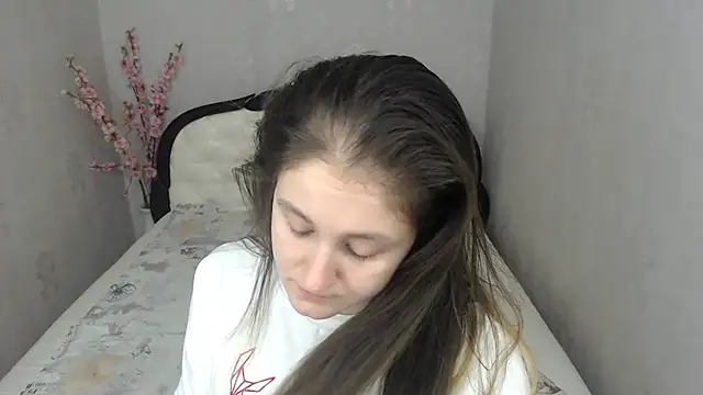 Holliy Cooper online show from 12/14/25, 09:48