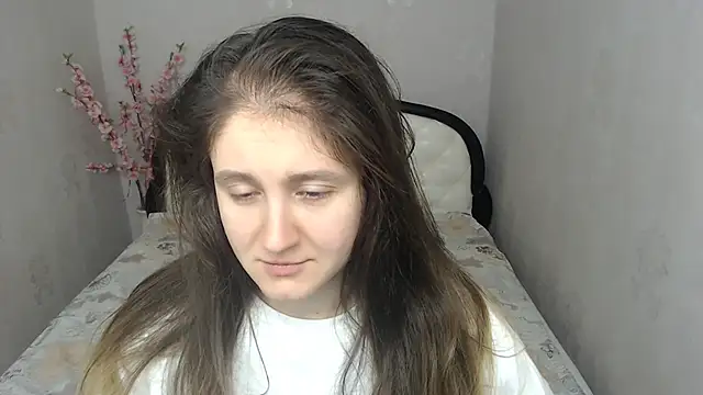 Holliy Cooper online show from 12/18/25, 08:52