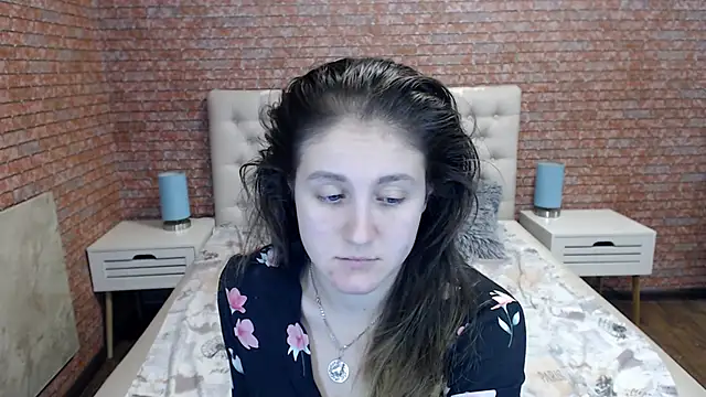 Snapshot of Holliy_Cooper chatting on 09/11/25, 07:41 Holliy Cooper online show from 09/11/25, 07:41