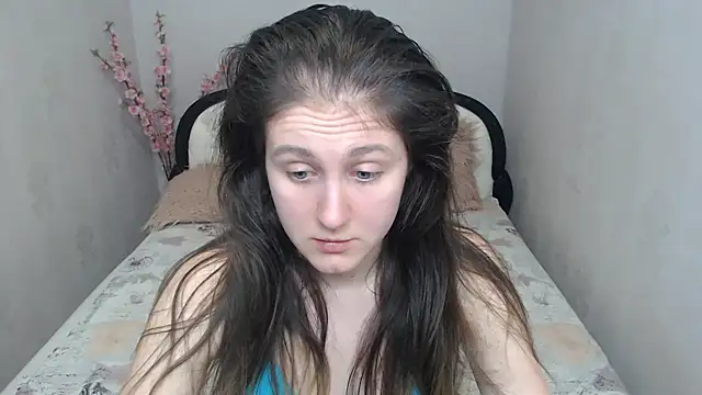 Holliy Cooper online show from 04/22/26, 07:59