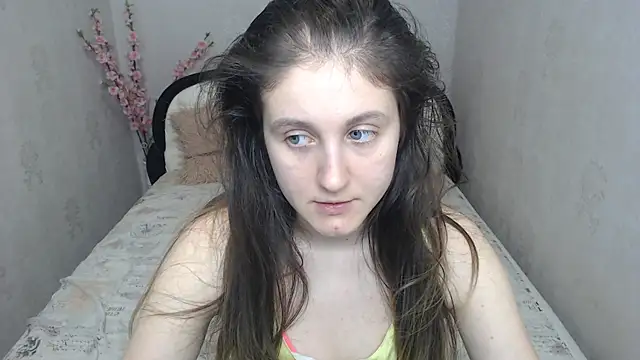 Holliy Cooper online show from 05/20/26, 08:00