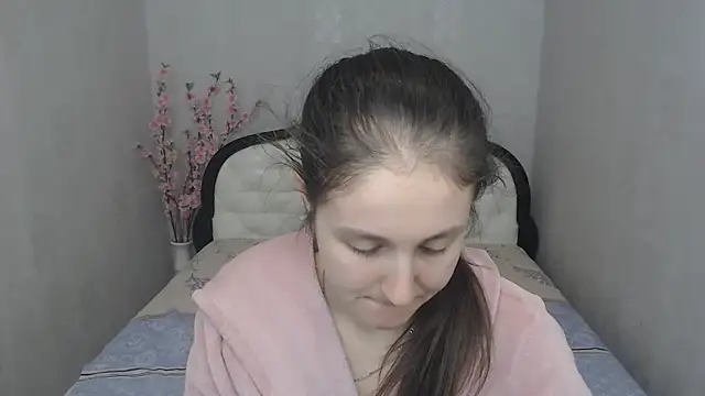 Snapshot of Holliy_Cooper chatting on 02/13/25, 03:03 Holliy Cooper online show from 02/13/25, 03:03