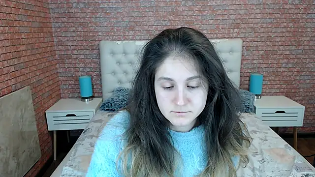 Holliy Cooper online show from 10/22/25, 06:35