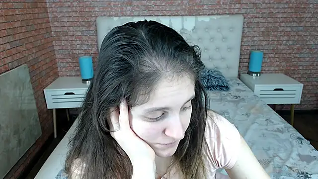 Holliy Cooper online show from 11/04/25, 08:29