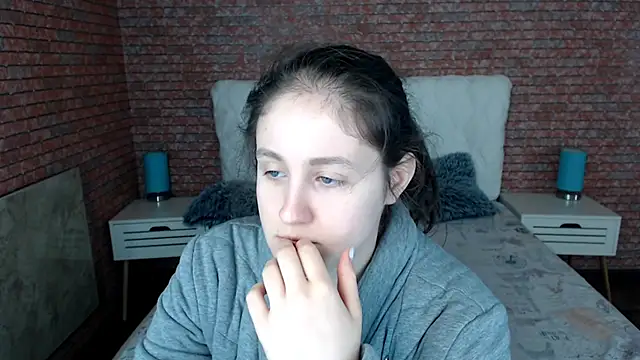 Holliy Cooper online show from 06/01/26, 08:47