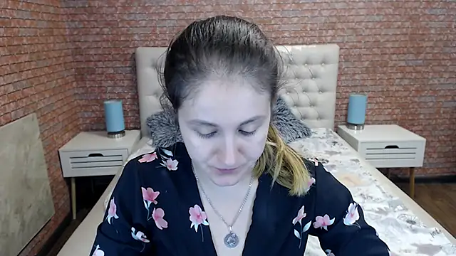 Snapshot of Holliy_Cooper chatting on 09/10/25, 07:40 Holliy Cooper online show from 09/10/25, 07:40