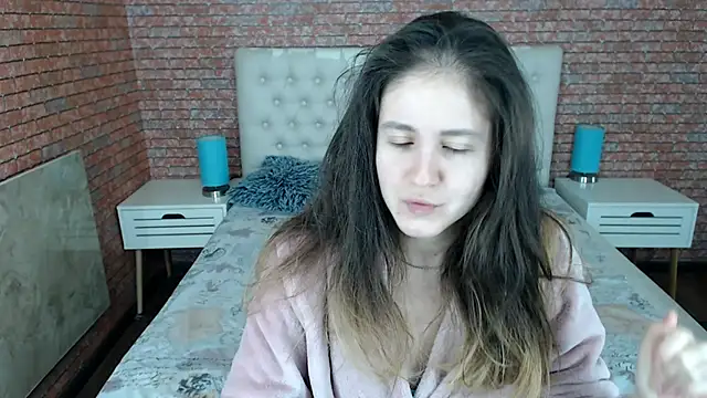 Holliy Cooper online show from 11/13/25, 08:18