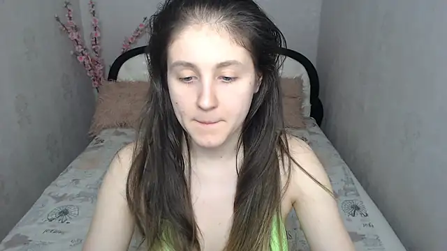 Holliy Cooper online show from 05/08/26, 05:44