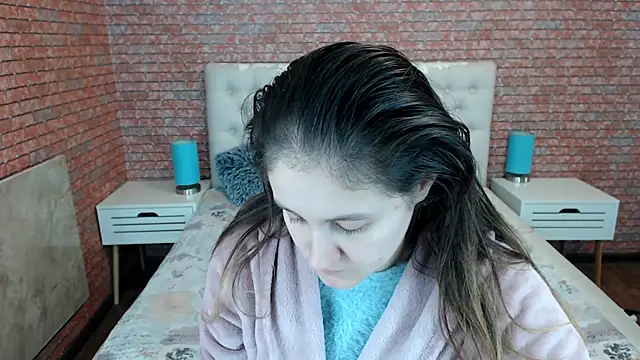 Holliy Cooper online show from 11/07/25, 07:57