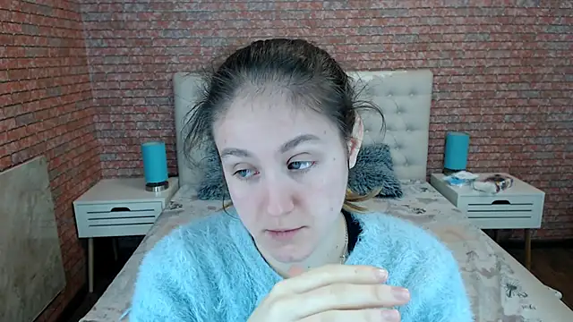 Holliy Cooper online show from 10/29/25, 08:57