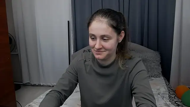 Holliy Cooper online show from 03/31/26, 09:00