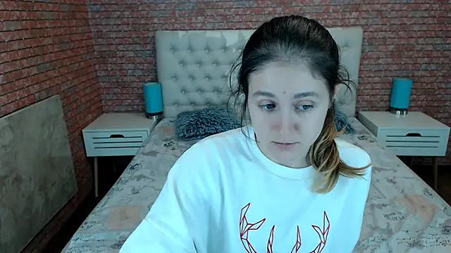 Holliy Cooper online show from 11/29/25, 09:31