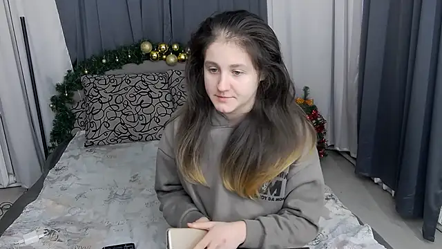 Holliy Cooper online show from 01/13/26, 09:13