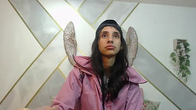 RoxanaCyrano  online show from 12/05/25, 07:55