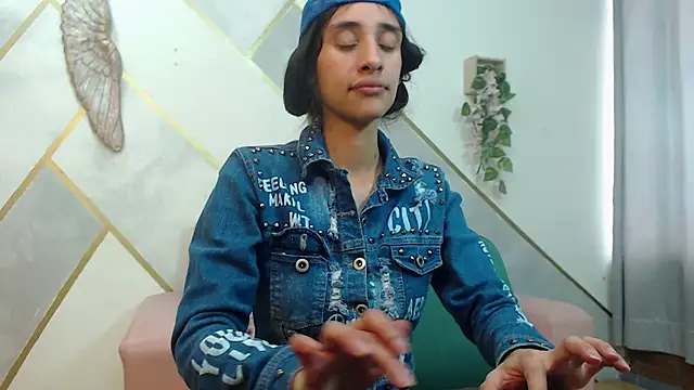 RoxanaCyrano  online show from 10/21/25, 08:08