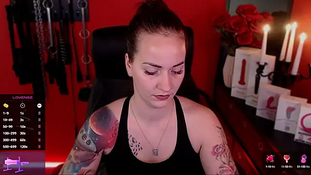 Snapshot of _Jane_Warren_ chatting on 02/05/25, 03:42 Jane Warren online show from 02/05/25, 03:42
