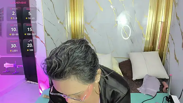 dianamilf online show from 04/11/26, 08:34