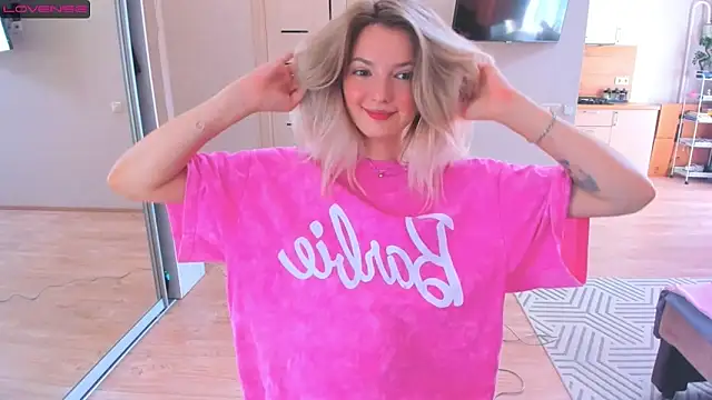 Snapshot of liloneforyou chatting on 10/03/25, 10:28 liloneforyou online show from 10/03/25, 10:28