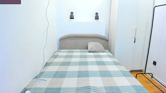 Snapshot of liloneforyou chatting on 10/27/25, 12:50 liloneforyou online show from 10/27/25, 12:50