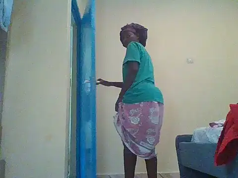 prettychic5 online show from 10/11/25, 12:28