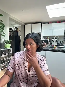 RoseMelanie online show from 05/17/26, 06:35