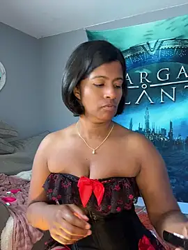 Snapshot of RoseMelanie chatting on 06/19/26, 06:19 RoseMelanie online show from 06/19/26, 06:19