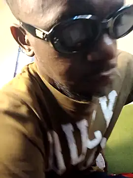 Snapshot of BIGDICKMULLAH chatting on 02/20/26, 04:42 BIGDICKMULLAH online show from 02/20/26, 04:42