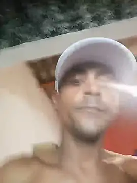 Snapshot of RoludoDF chatting on 06/16/26, 05:02 RoludoDF online show from 06/16/26, 05:02