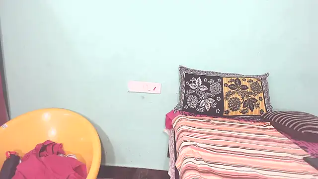shrutitelugu69 online show from 04/24/26, 04:42