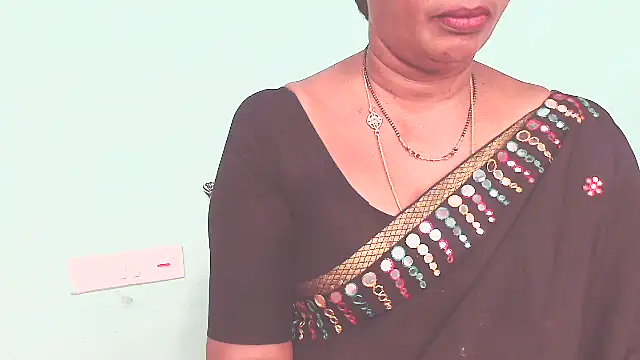 shrutitelugu69 online show from 04/15/26, 04:55