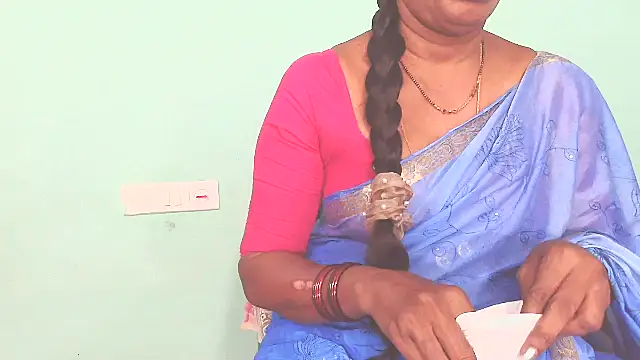 Snapshot of shrutitelugu69 chatting on 06/14/26, 05:19 shrutitelugu69 online show from 06/14/26, 05:19