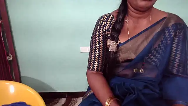 shrutitelugu69 online show from 12/19/25, 10:17