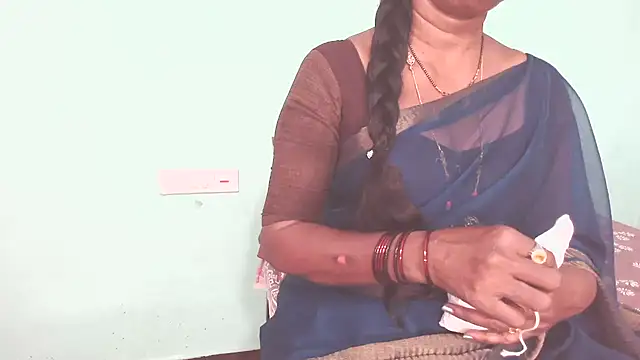 Snapshot of shrutitelugu69 chatting on 06/10/26, 04:41 shrutitelugu69 online show from 06/10/26, 04:41