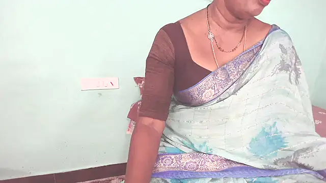 Snapshot of shrutitelugu69 chatting on 06/05/26, 05:18 shrutitelugu69 online show from 06/05/26, 05:18