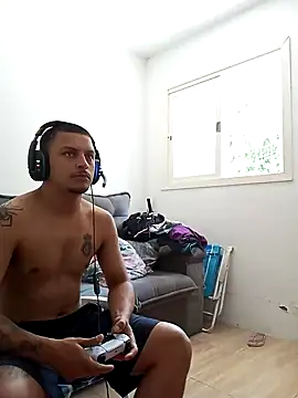 emrehliug12 online show from 12/18/24, 05:21