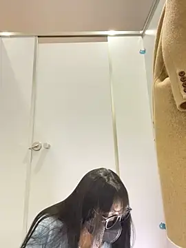 Snapshot of Asia-Lynn chatting on 03/18/25, 11:55 Asia-Lynn online show from 03/18/25, 11:55