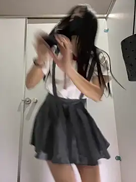 Snapshot of Asia-Lynn chatting on 11/12/25, 10:41 Asia-Lynn online show from 11/12/25, 10:41