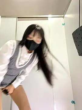 Snapshot of Asia-Lynn chatting on 11/11/25, 10:43 Asia-Lynn online show from 11/11/25, 10:43