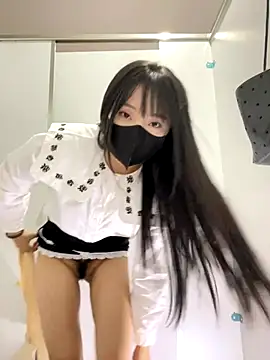 Snapshot of Asia-Lynn chatting on 11/13/25, 11:25 Asia-Lynn online show from 11/13/25, 11:25